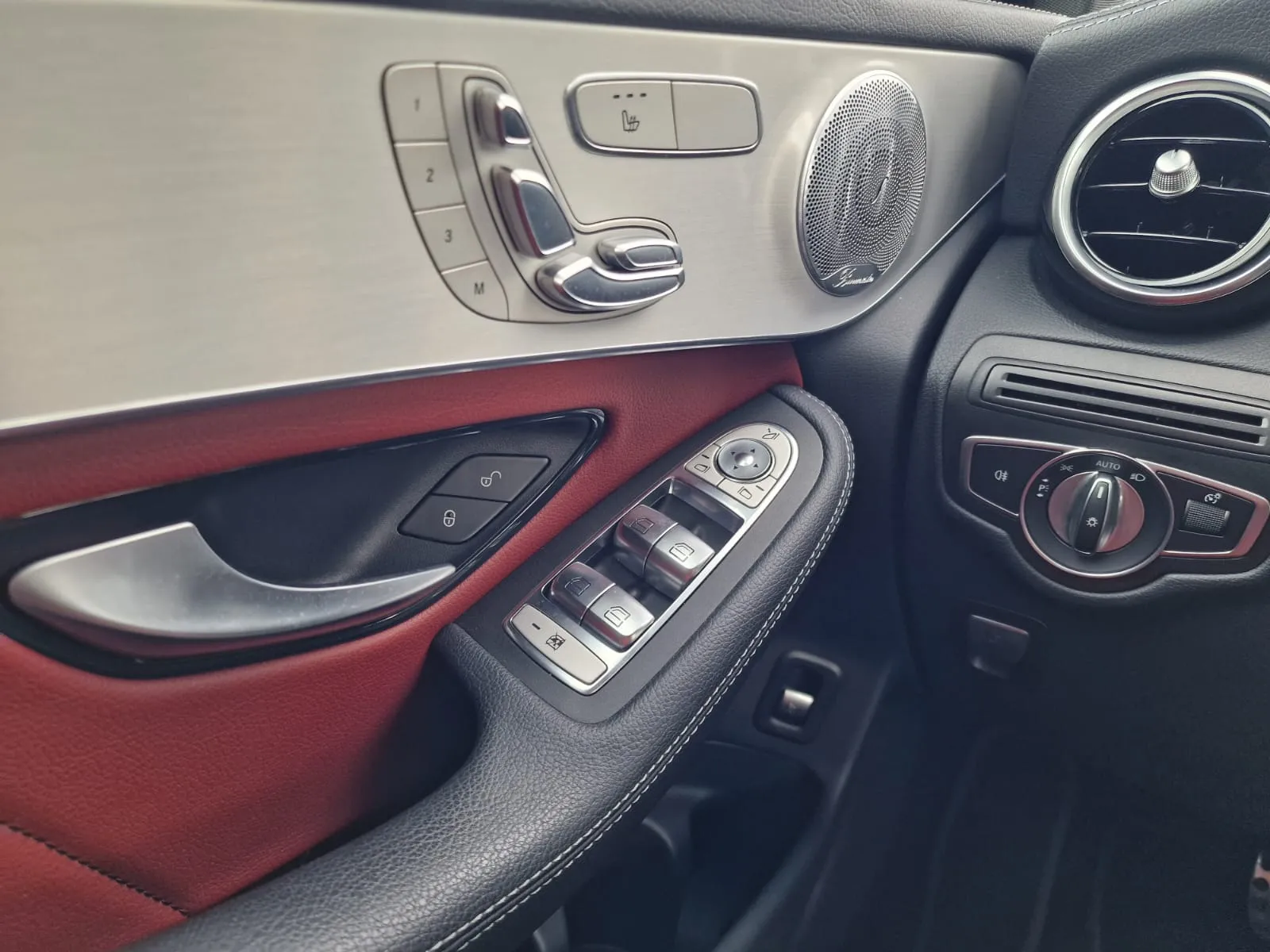 
								Mercedes-Benz GLC SUV 200 4MATIC A/T full									