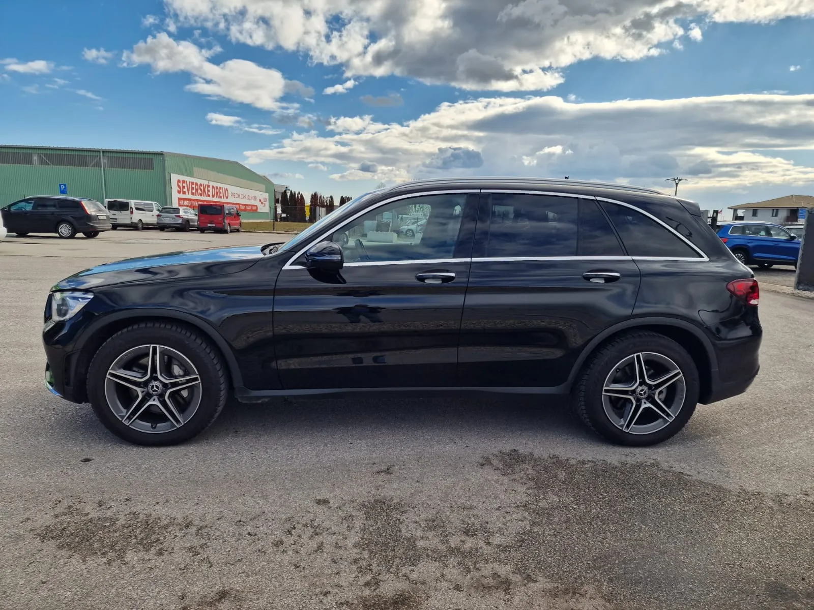 
								Mercedes-Benz GLC SUV 200 4MATIC A/T full									