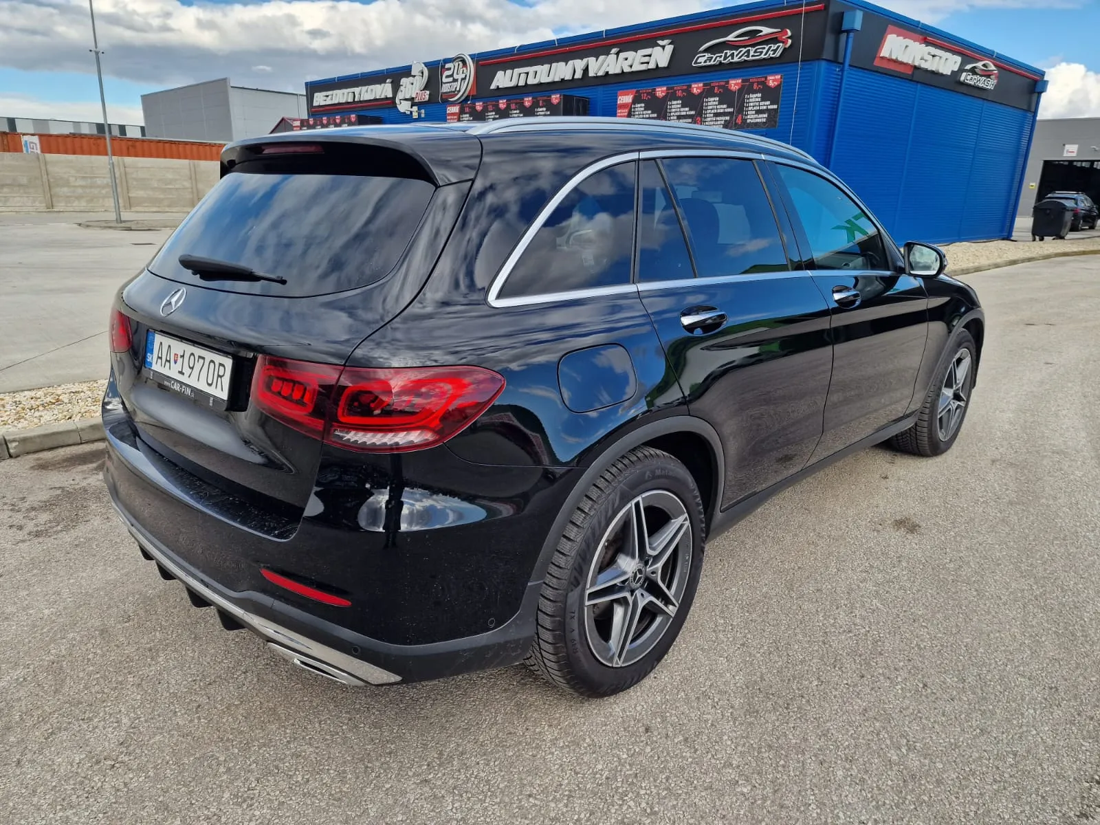 
								Mercedes-Benz GLC SUV 200 4MATIC A/T full									