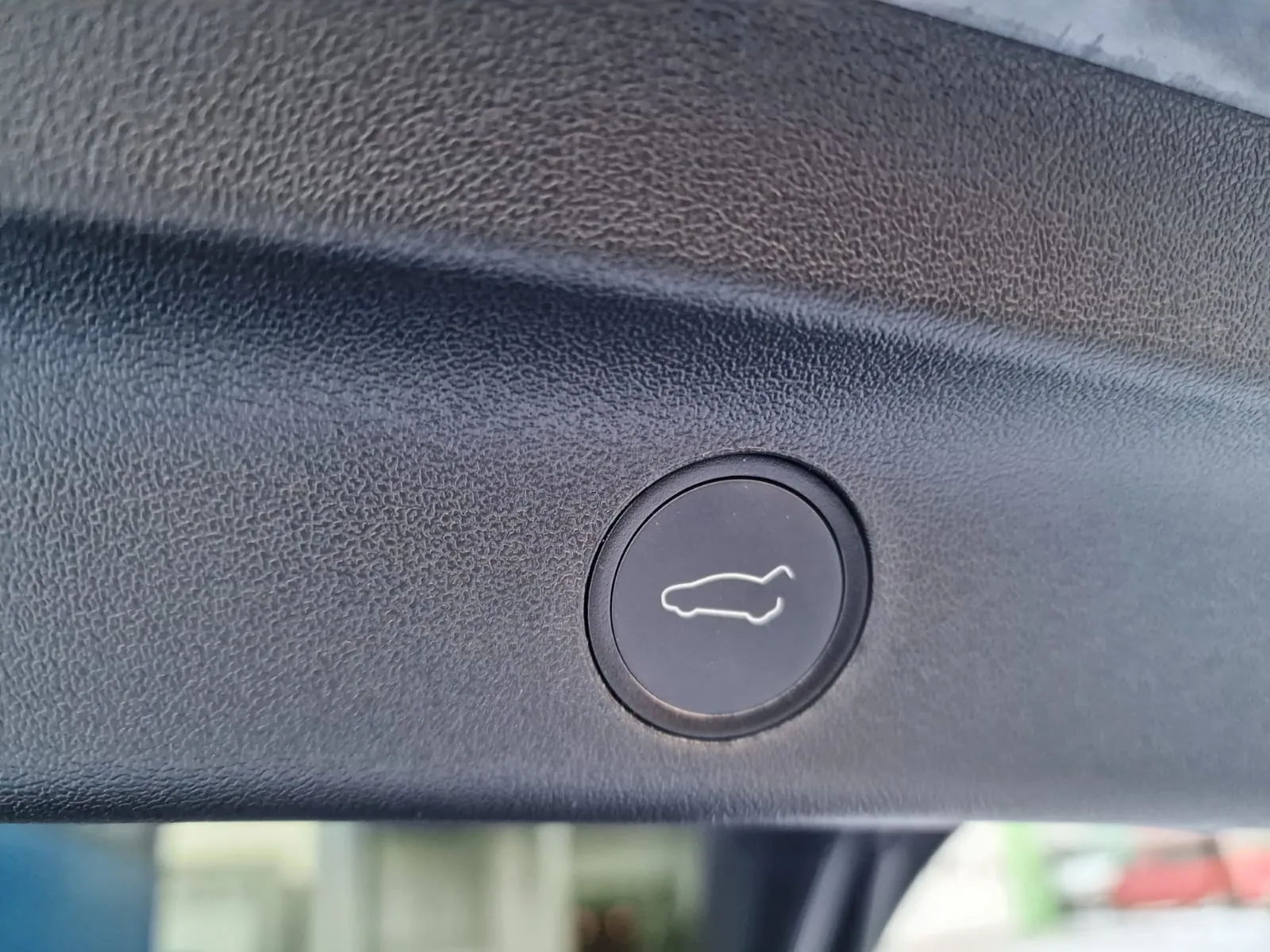 
								Tesla Model Y LONG RANGE DUAL MOTOR full									