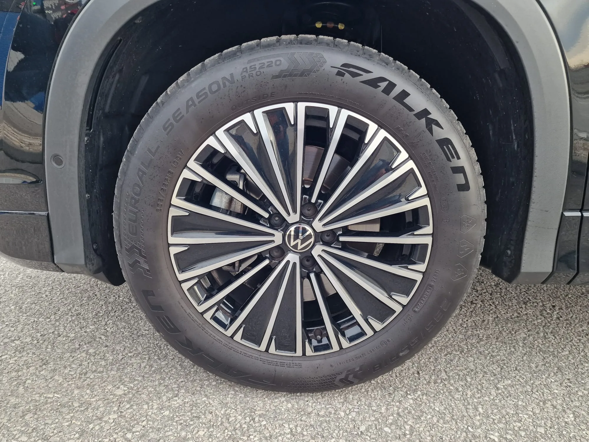 
								Volkswagen Tayron 1.5 eTSI 7-miestny full									