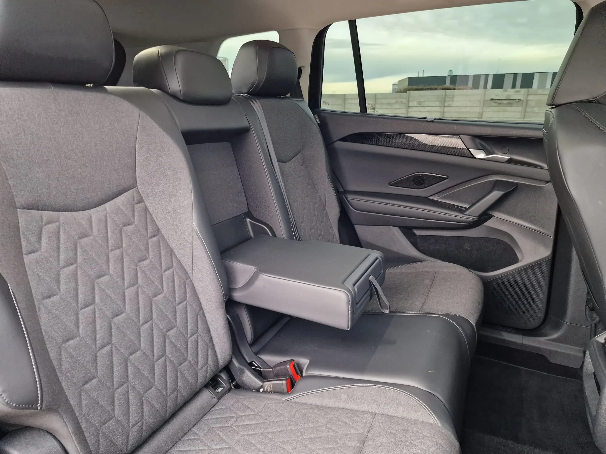 
								Volkswagen Tayron 1.5 eTSI 7-miestny full									