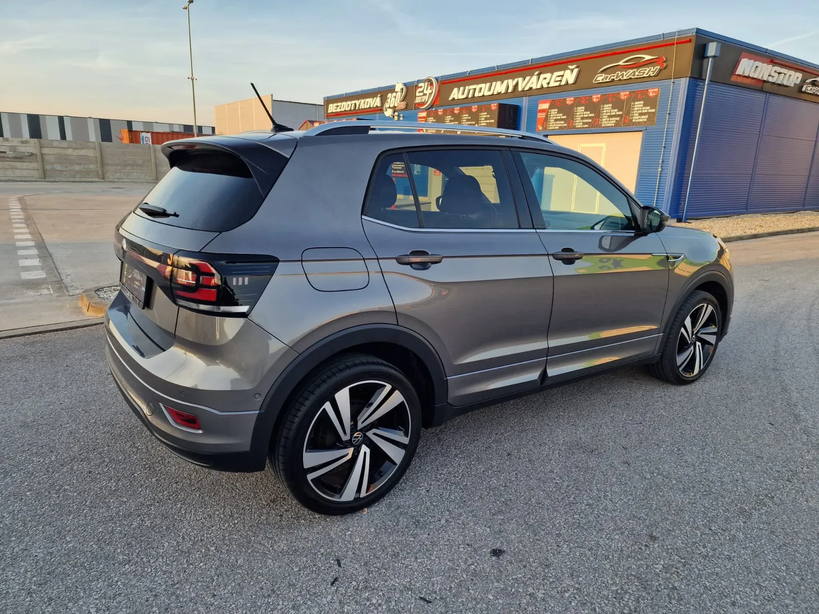
								Volkswagen T-Cross 1.6TDi Style DSG full									