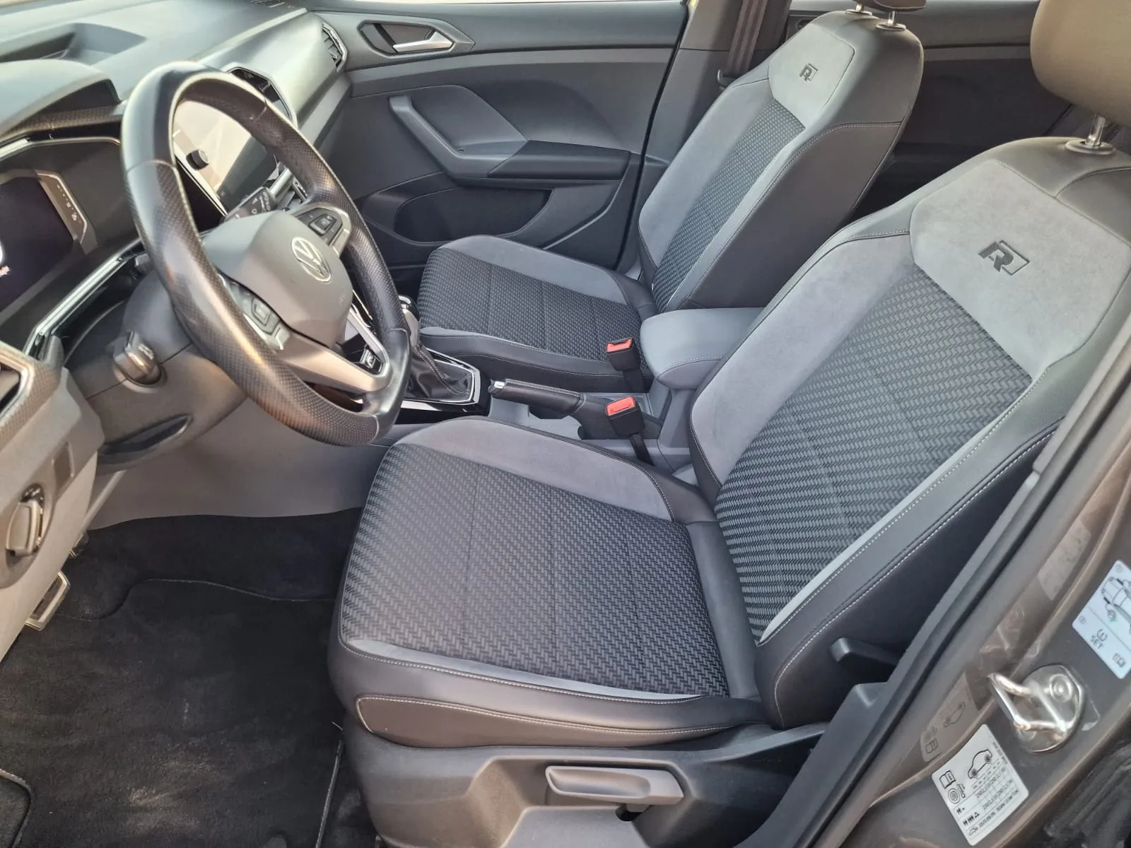 
								Volkswagen T-Cross 1.6TDi Style DSG full									