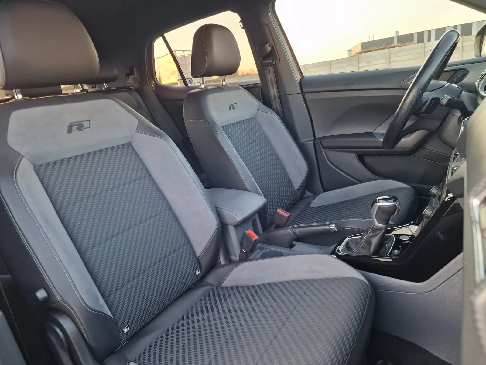 
								Volkswagen T-Cross 1.6TDi Style DSG full									