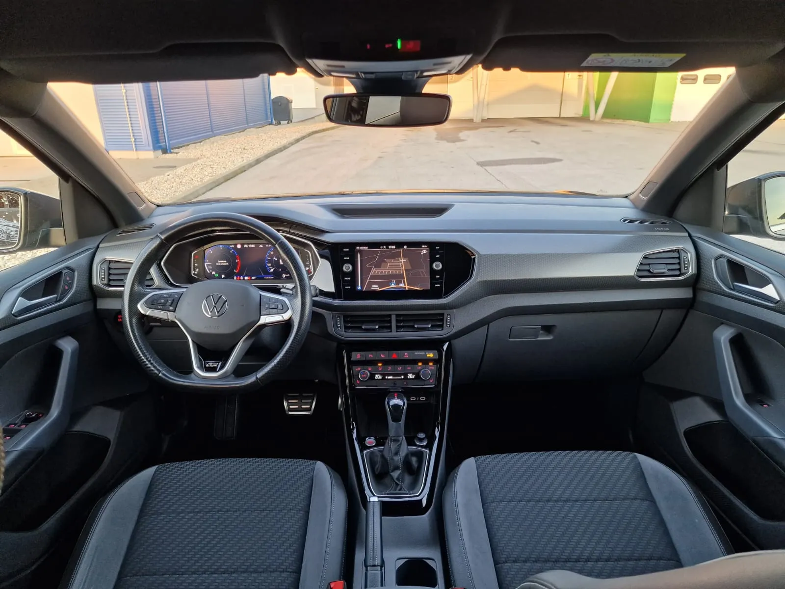 
								Volkswagen T-Cross 1.6TDi Style DSG full									