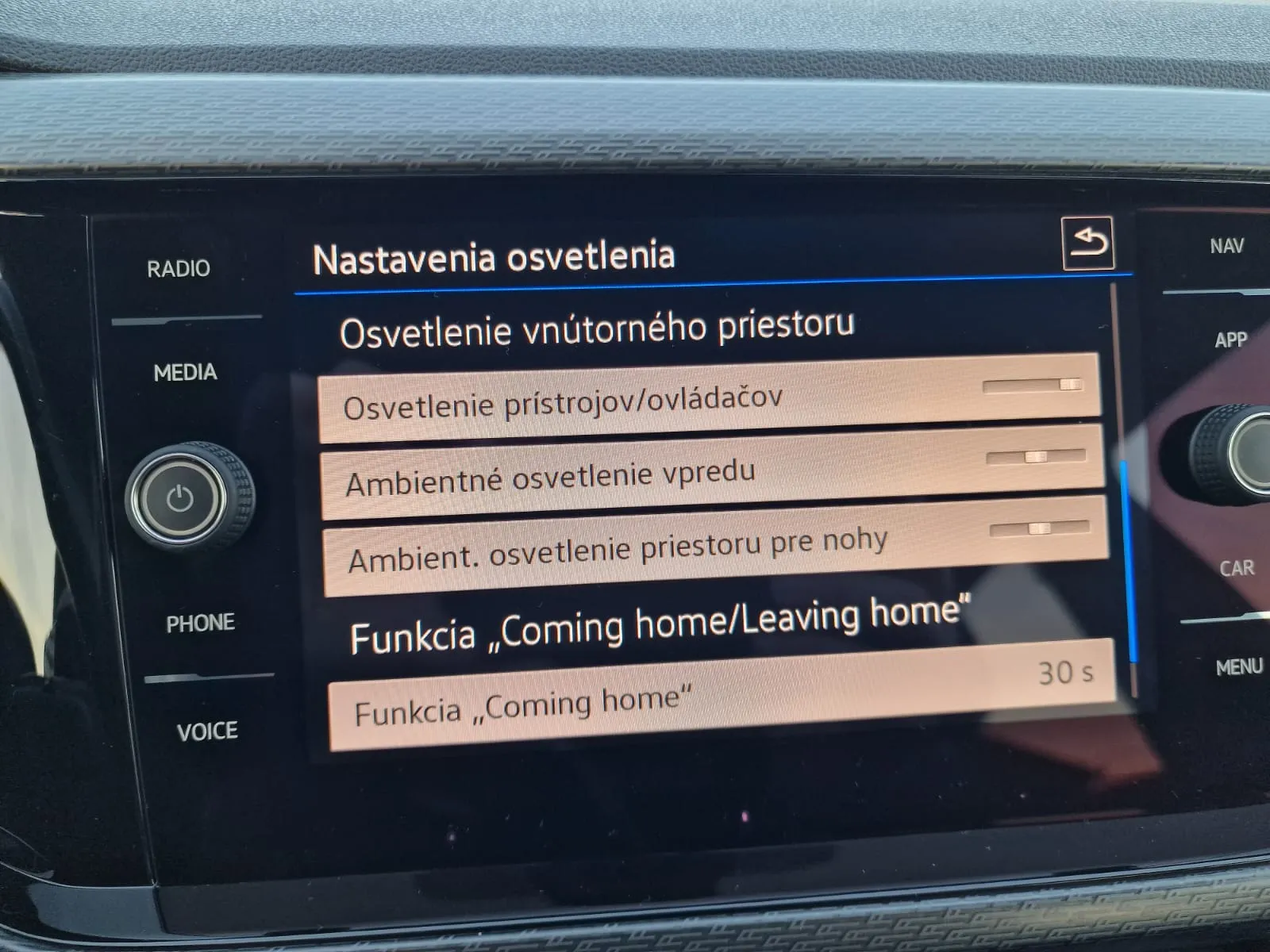 
								Volkswagen T-Cross 1.6TDi Style DSG full									