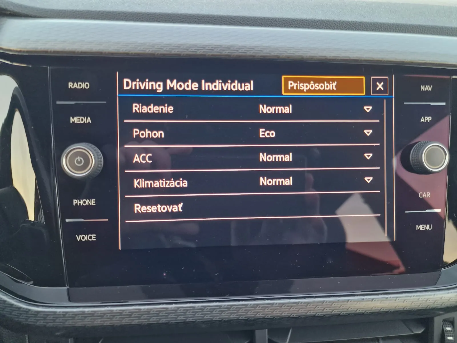 
								Volkswagen T-Cross 1.6TDi Style DSG full									