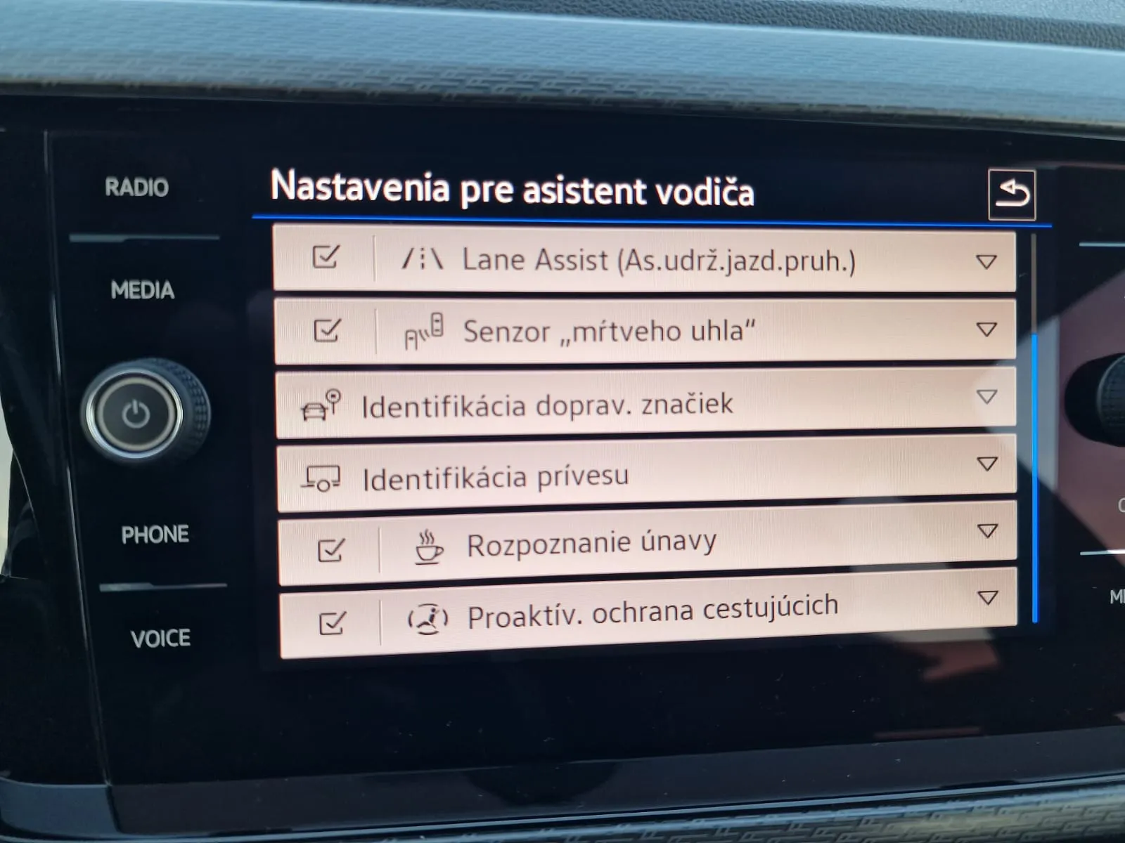 
								Volkswagen T-Cross 1.6TDi Style DSG full									