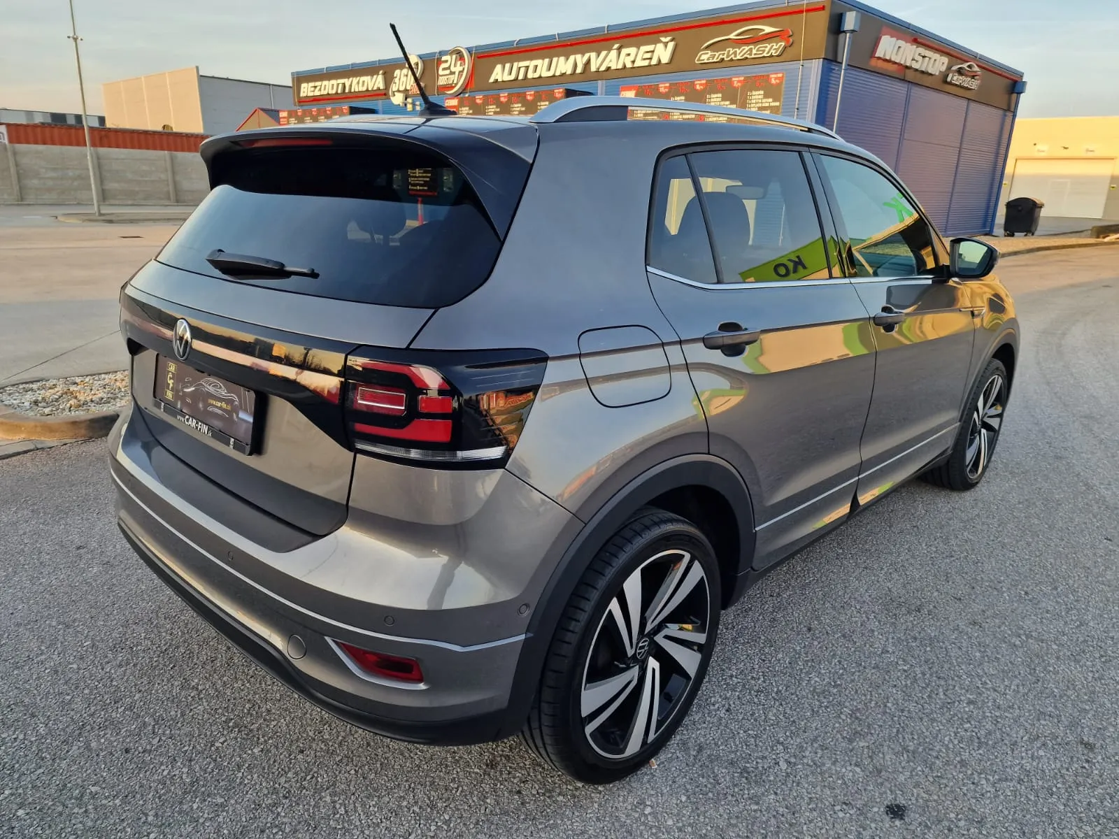
								Volkswagen T-Cross 1.6TDi Style DSG full									