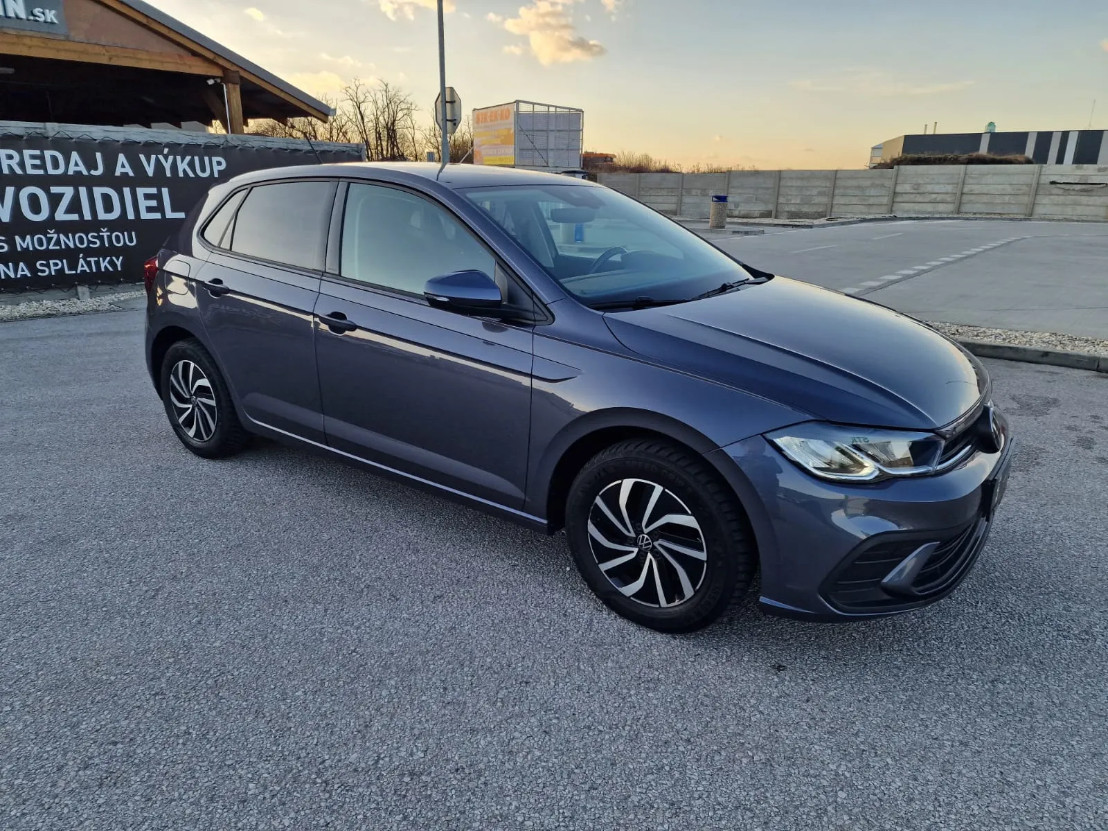 
								Wolksvagen Polo 1.0TSI Life DSG full									