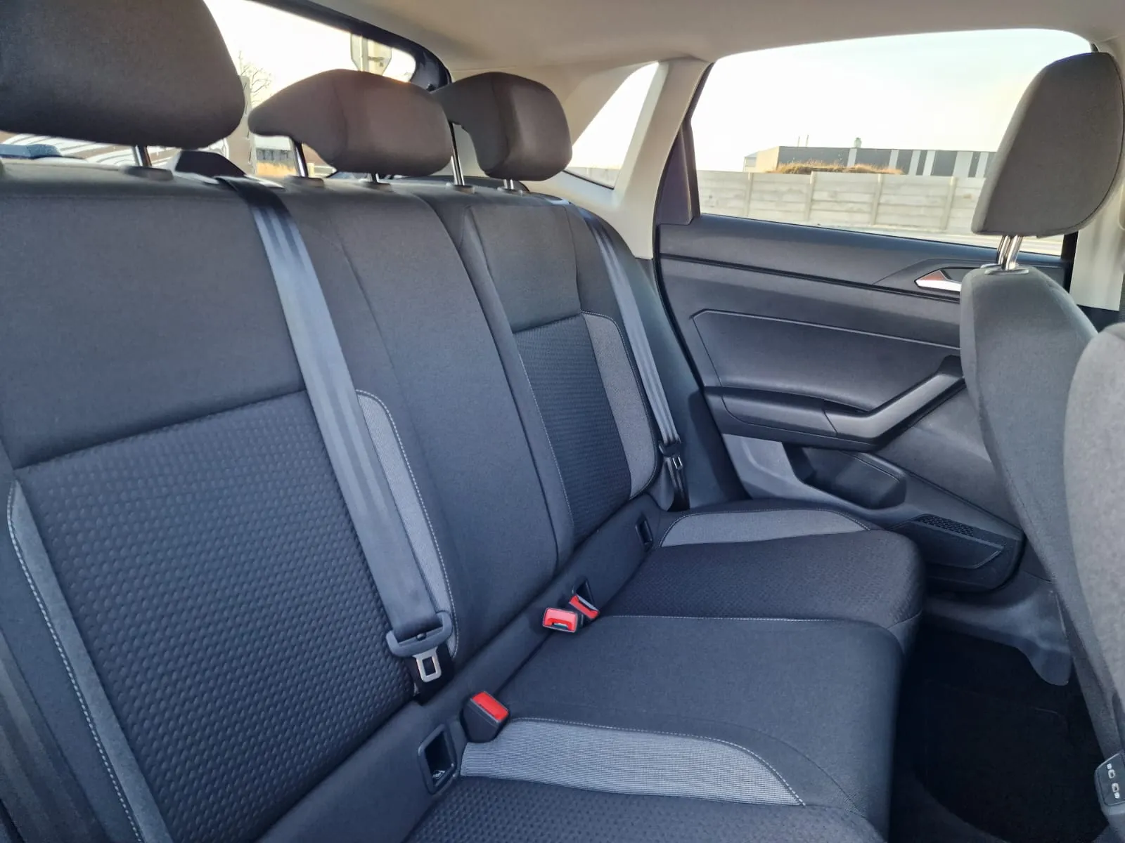 
								Wolksvagen Polo 1.0TSI Life DSG full									
