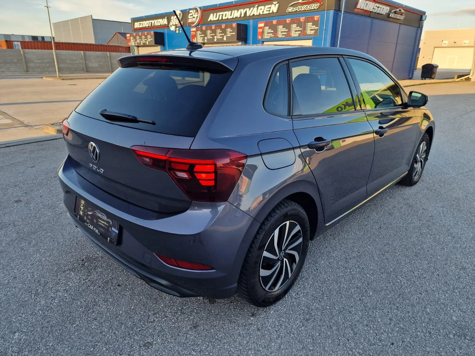 
								Wolksvagen Polo 1.0TSI Life DSG full									