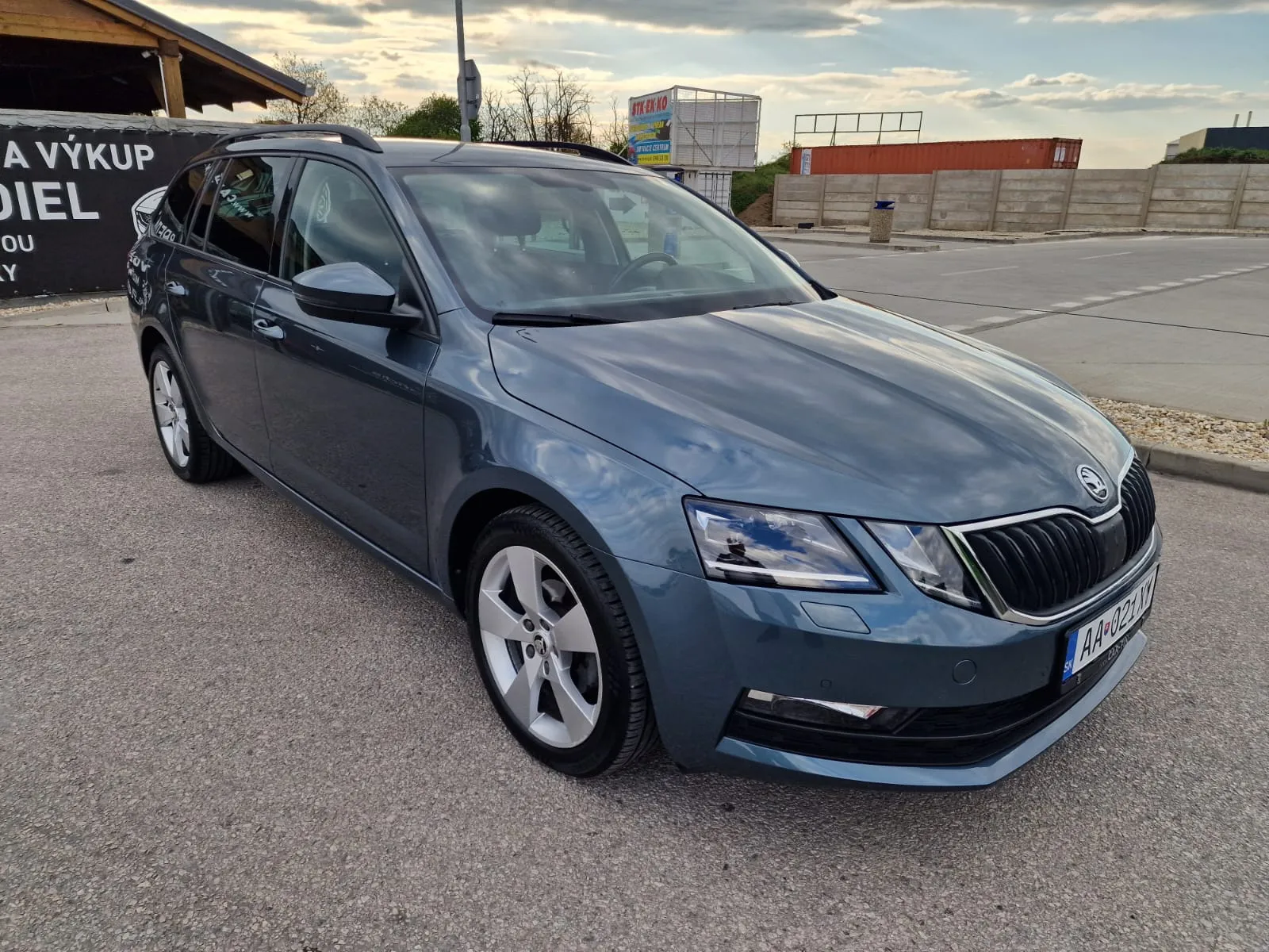 
								Škoda Octavia Combi 1.6 TDI 115k Style DSG full									