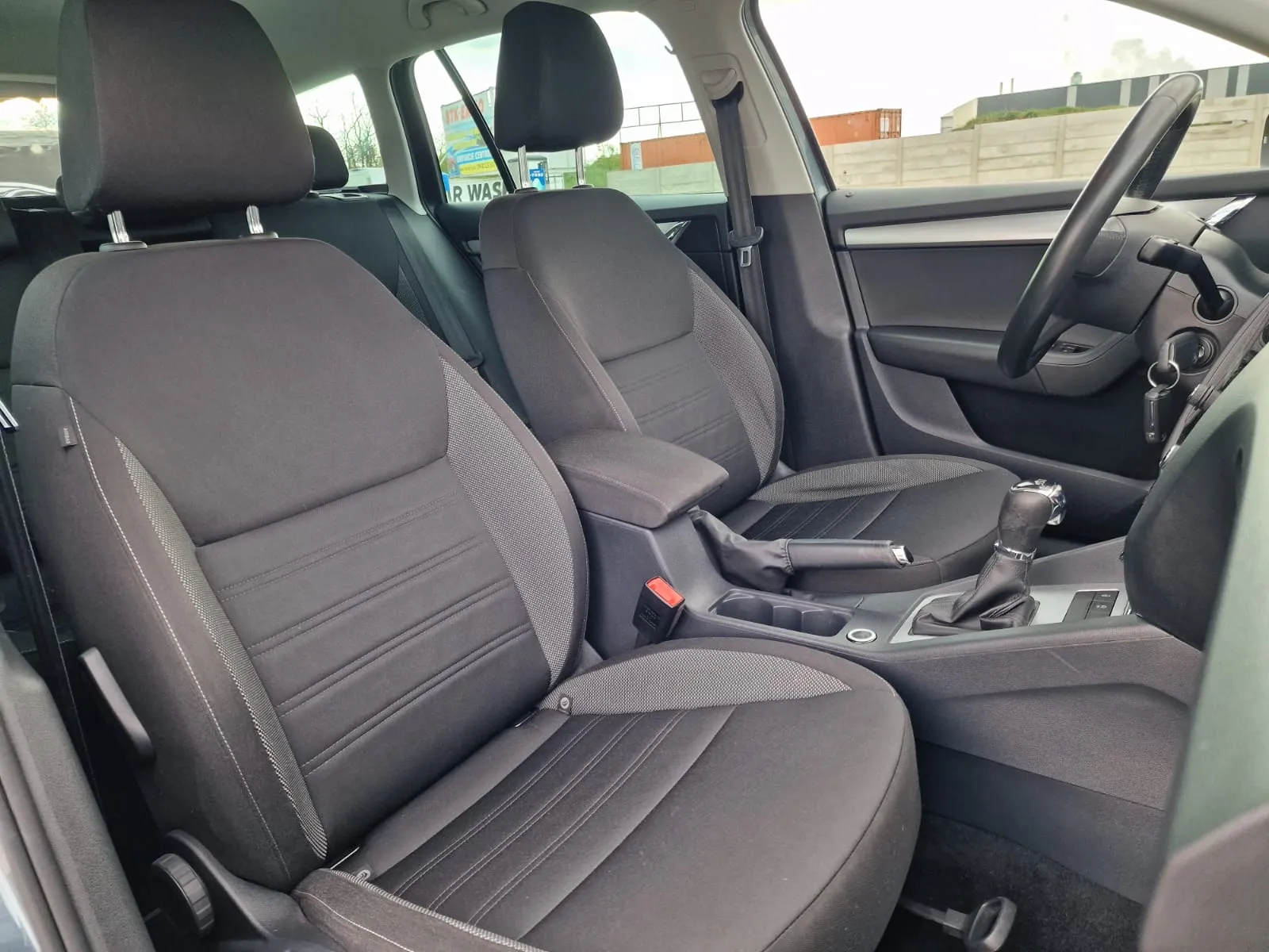 
								Škoda Octavia Combi 1.6 TDI 115k Style DSG full									