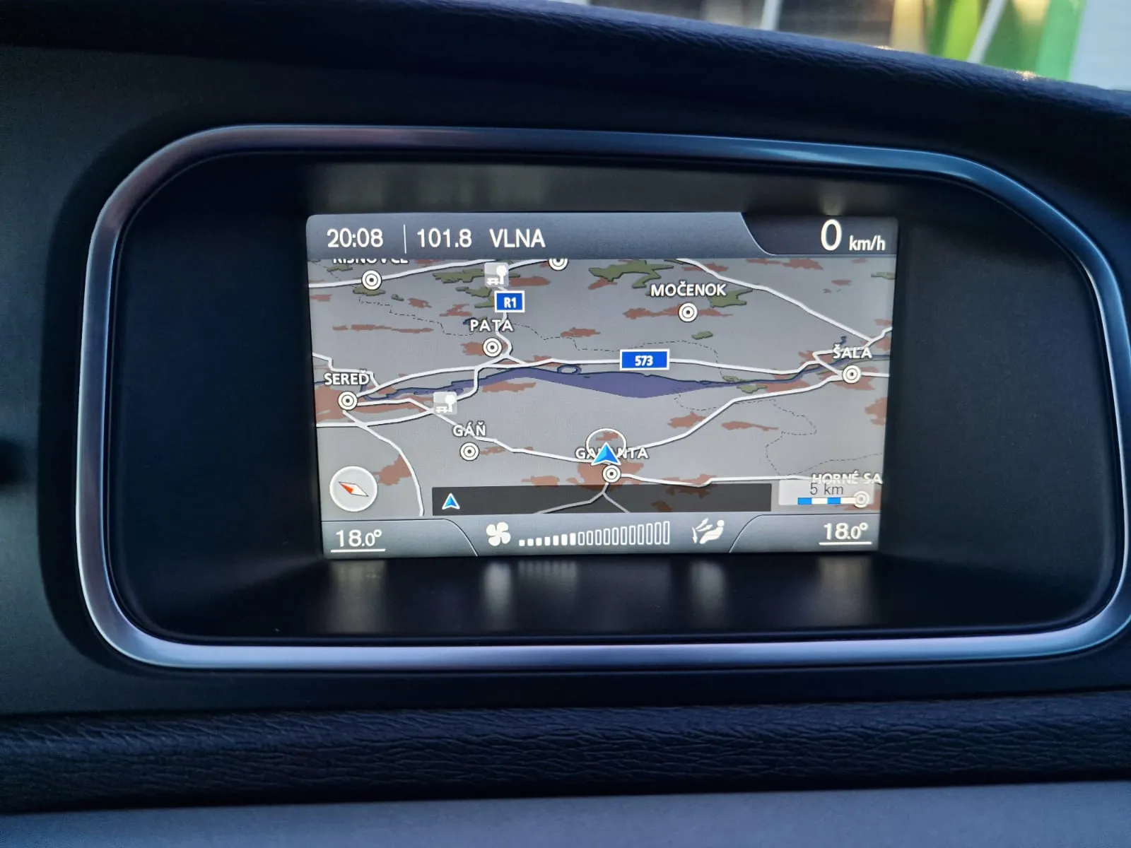 
								Volvo V40 Momentum full									